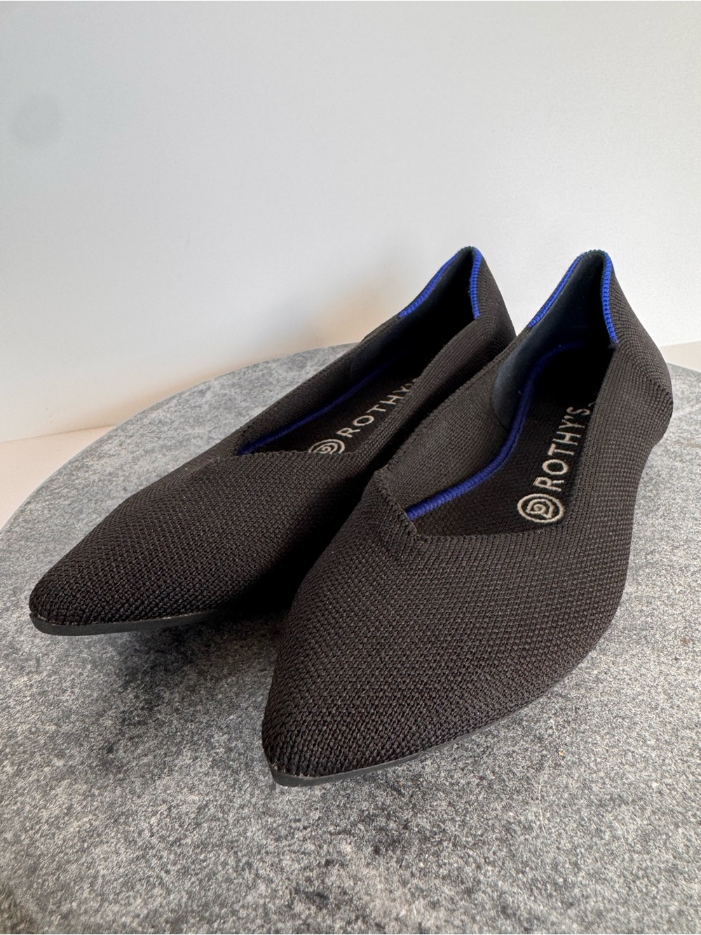 Rothys Solid Black The Point Flats Shoes 7.5